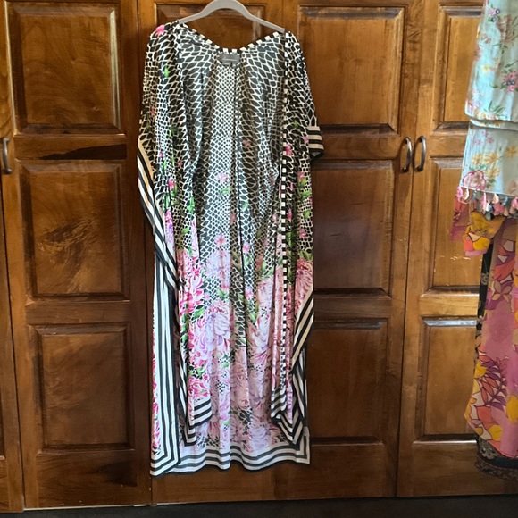 Anthropologie Dresses & Skirts - Anthropologie Black Pink White Printed Duster Kimono Wrap